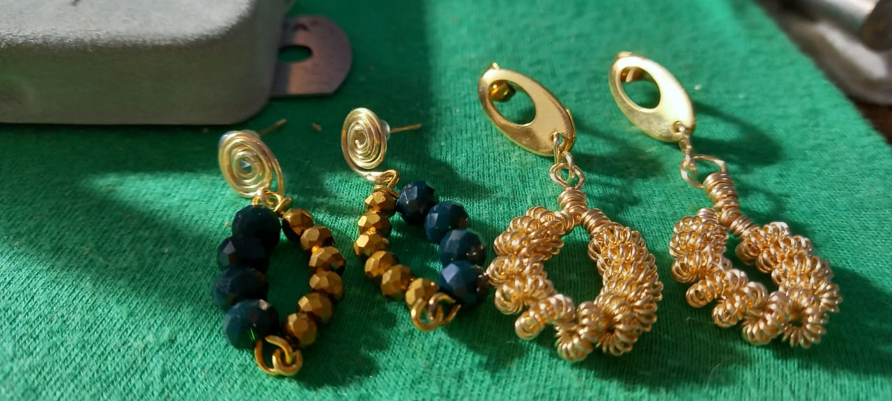 Aretes Espiral Dorado